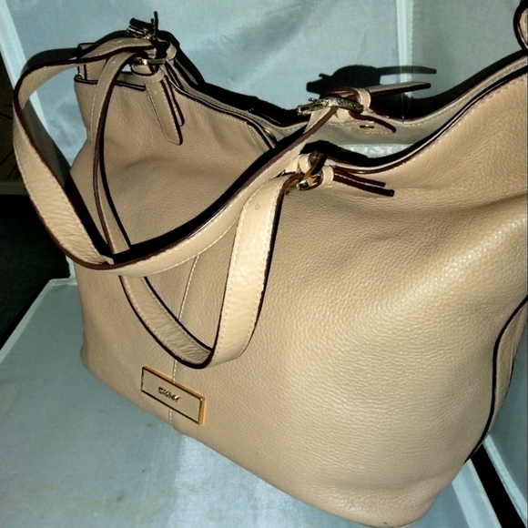 DKNY extra large tan Pebble leather purse tote - Picture 7 of 15